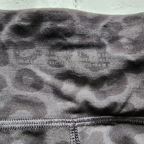 LULULEMON LAB EVERLUX JACQUARD TRAIN TIGHT 26 - Picture 3 of 6